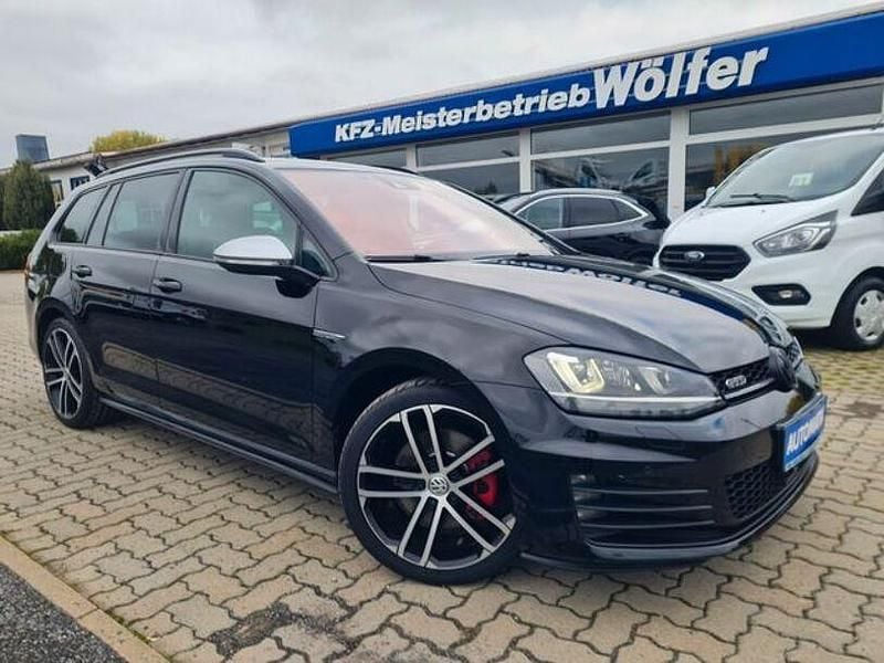 Ebenholzschwarz Gebraucht 2016 VW Golf VII GTD Kombi | 10.890 € (Fairer Preis) - Bild 1/4