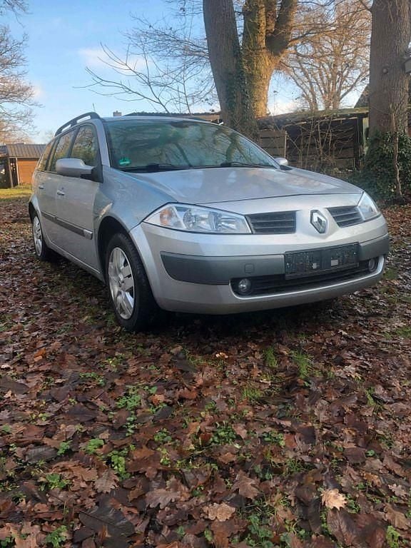 Grau Gebraucht 2005 Renault Mégane II Expression Limousine | 1.390 € (Superpreis) - Bild 1/4