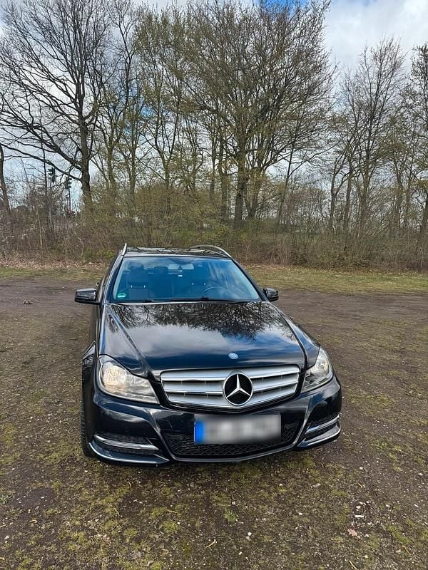 Gebraucht Mercedes C180 156 PS (114 kW) 2013 Schwarz Kombi