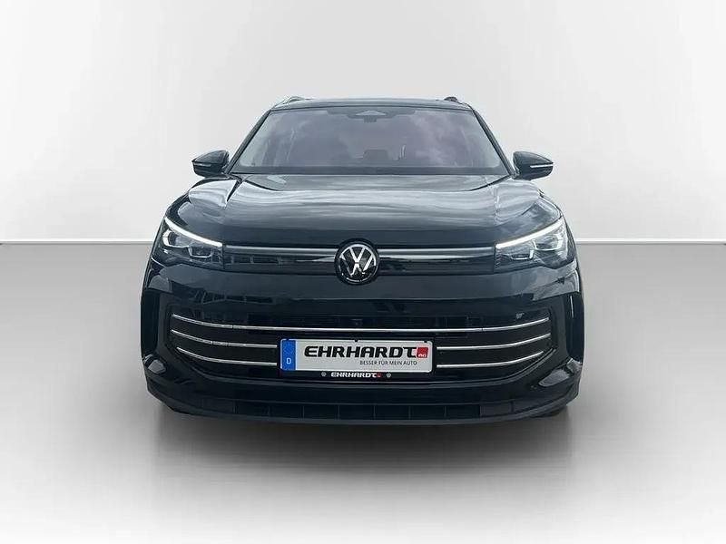 Gebraucht VW Tiguan Elegance 193 PS (141 kW) 2024 Deep black perleffekt SUV