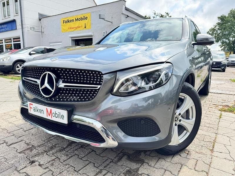 Grau Gebraucht 2018 Mercedes GLC350 SUV | 26.998 € (Superpreis) - Bild 1/4