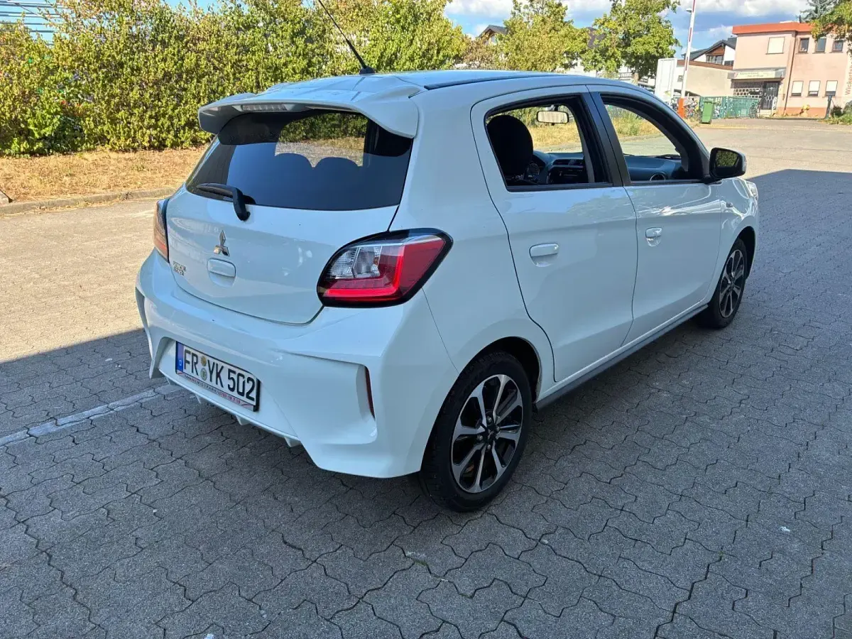 Gebraucht Mitsubishi Space Star Select+ 71 PS (52 kW) 2024 Weiß Kleinwagen