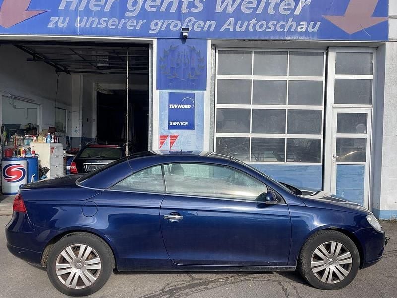 Gebraucht VW Eos 140 PS (102 kW) 2007 Blau Cabrio