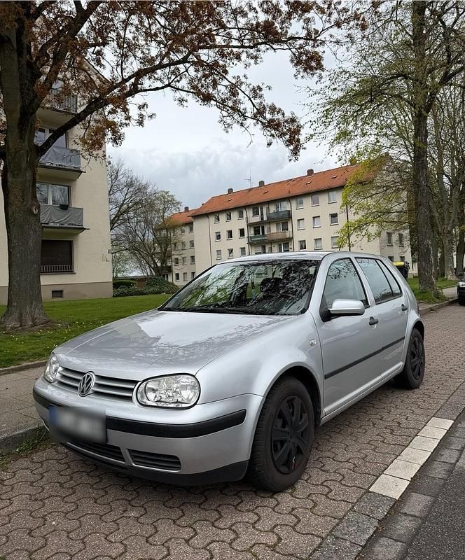 Gebraucht VW Golf IV 2002 Grau Limousine
