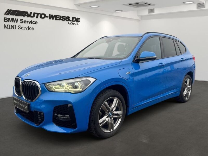 Misano blau metallic (blau) Gebraucht 2021 BMW X1 M Sport SUV | 29.300 € (Fairer Preis) - Bild 1/4