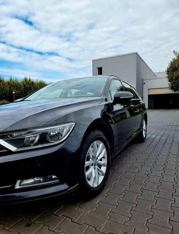 Gebraucht VW Passat Comfortline 150 PS (110 kW) 2017 Schwarz Kombi