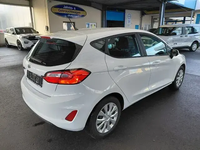 Gebraucht Ford Fiesta Cool & Connect 75 PS (55 kW) 2022 Weiß Limousine