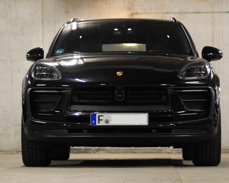 Schwarz Gebraucht 2023 Porsche Macan SUV | 71.000 € (Fairer Preis) - Bild 1/4