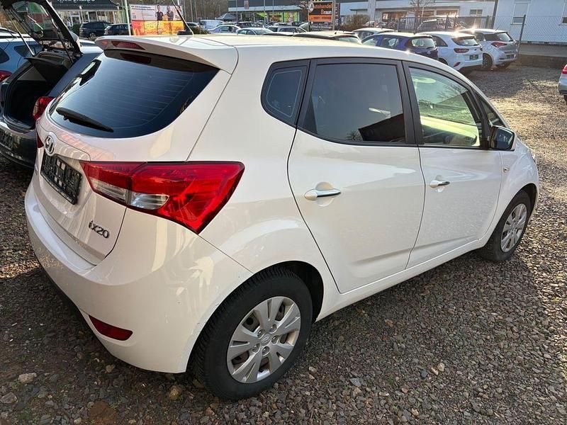 Gebraucht Hyundai ix20 Classic 90 PS (66 kW) 2012 Weiß Kleinwagen