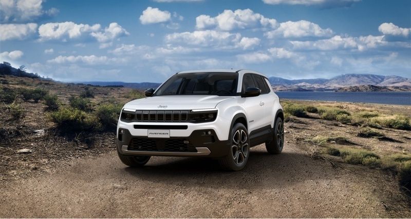 Snow white mit dach in volcano black Neu 2025 Jeep Avenger Summit SUV | 33.090 € (Etwas zu teuer) - Bild 1/4