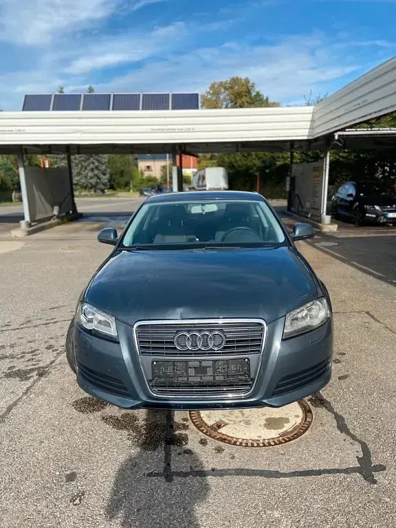 Second-hand Audi A3 Ambiente 102 CP (75 kW) 2010 Gri Hatchback