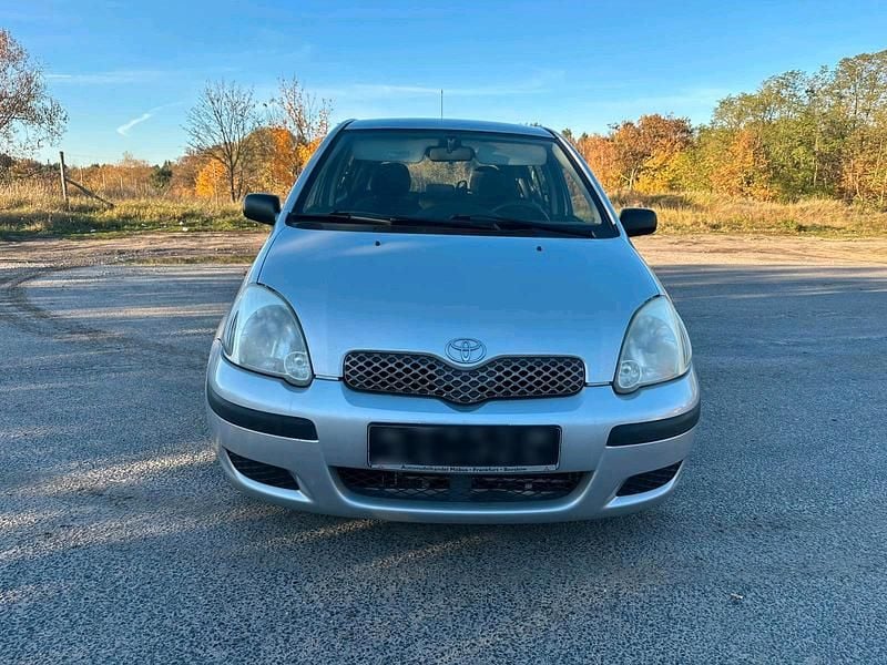 Silber Gebraucht 2004 Toyota Yaris Kleinwagen | 1.850 € (Guter Preis) - Bild 1/4