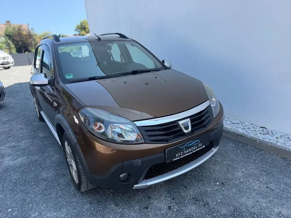 Gebraucht Dacia Sandero Stepway 84 PS (61 kW) 2012 Braun SUV
