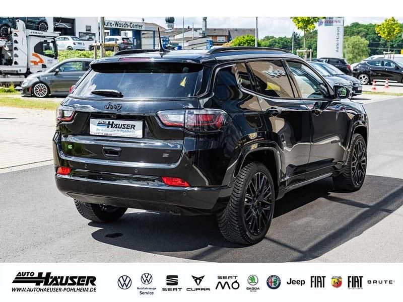 Gebraucht Jeep Compass 131 PS (96 kW) 2024 Schwarz SUV