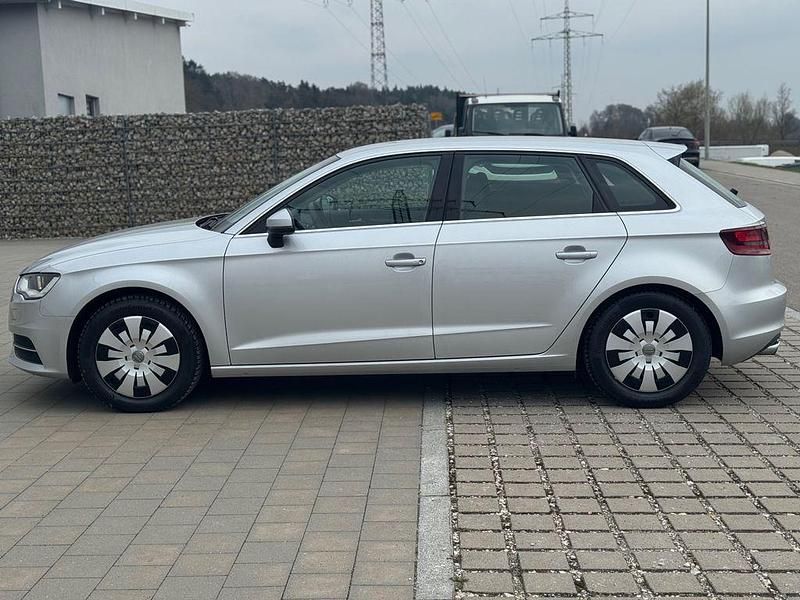Gebraucht Audi A3 Ambiente 140 PS (102 kW) 2013 Silber Limousine