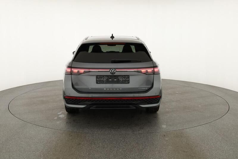Diabas grau metallic Neu 2025 VW Passat R-line Kombi | 54.995 € (Superpreis) - Bild 1/4