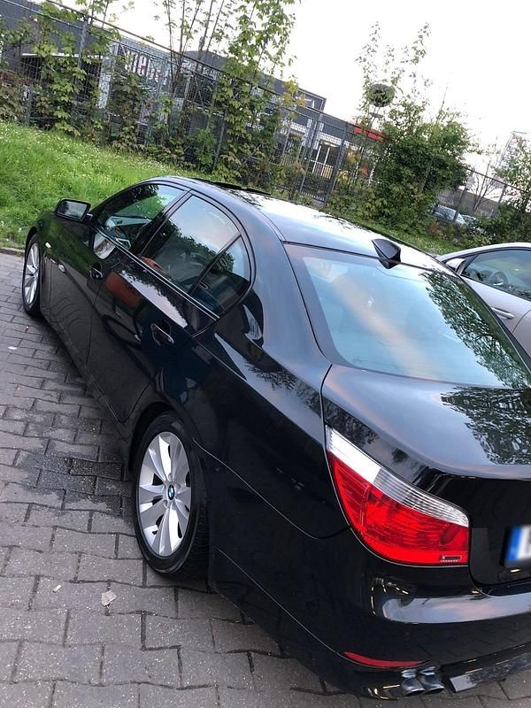 Gebraucht BMW 523 2007 Schwarz Limousine