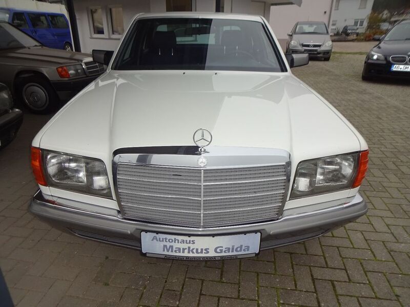 Usata Mercedes S280 156 CV (114 kW) 1983 Bianco Berlina