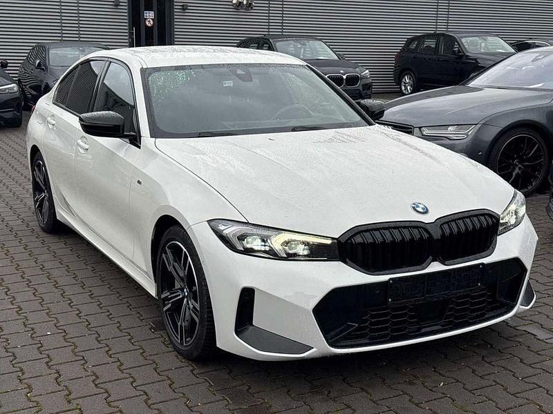 Gebraucht BMW 330 M Sport 286 PS (210 kW) 2023 Weißkeine angabe Limousine