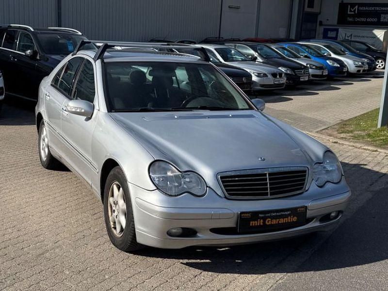 Gebraucht Mercedes C220 Elegance 143 PS (105 kW) 2002 Silber Limousine