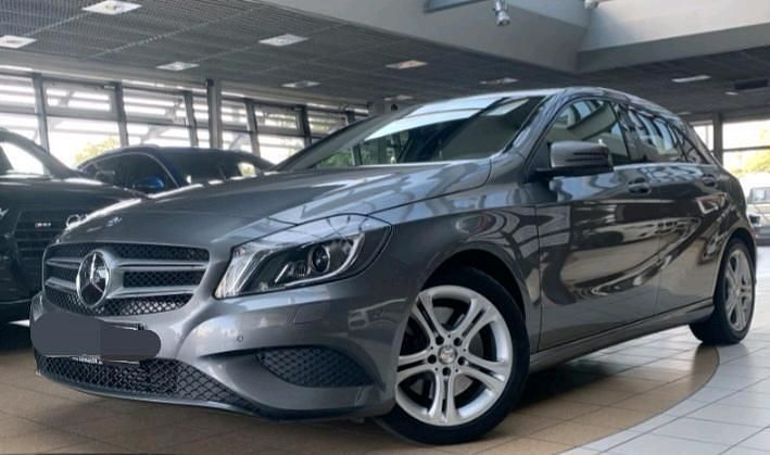 Grau Gebraucht 2014 Mercedes A250 Limousine | 15.980 € (Fairer Preis) - Bild 1/4