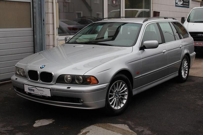 Gebraucht BMW 530 231 PS (169 kW) 2002 Grau Kombi