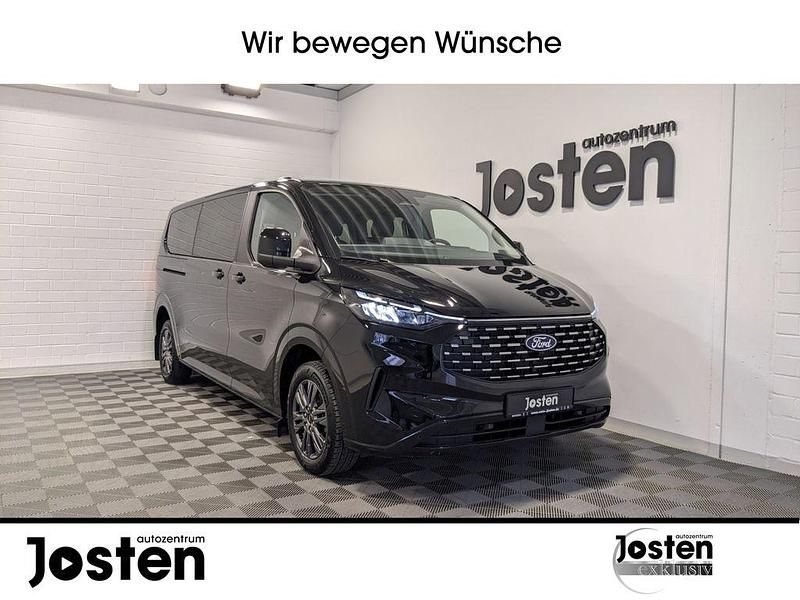 Gebraucht Ford Tourneo Titanium 136 PS (100 kW) 2025 Obsidianschwarz metallic Van / Kleinbus
