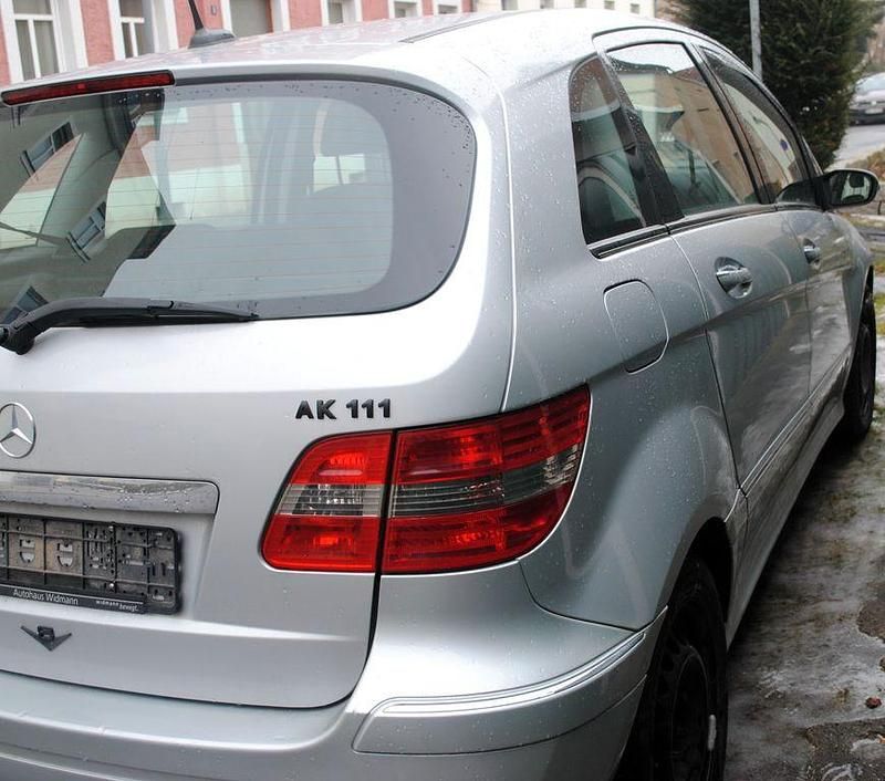 Gebraucht Mercedes B180 109 PS (80 kW) 2006 Silber Van / Kleinbus