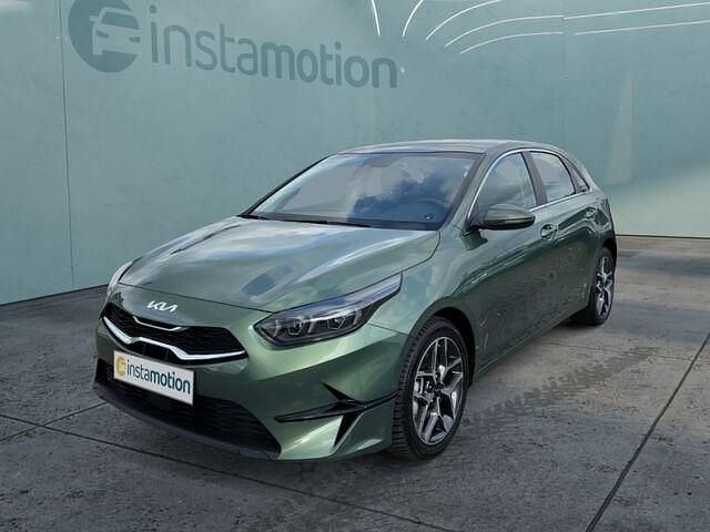 Gebraucht Kia Ceed Spirit 160 PS (117 kW) 2023 Grün Kleinwagen