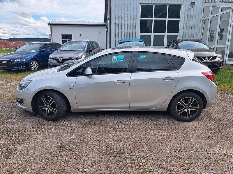 Usata Opel Astra Active 140 CV (102 kW) 2013 Argento Berlina
