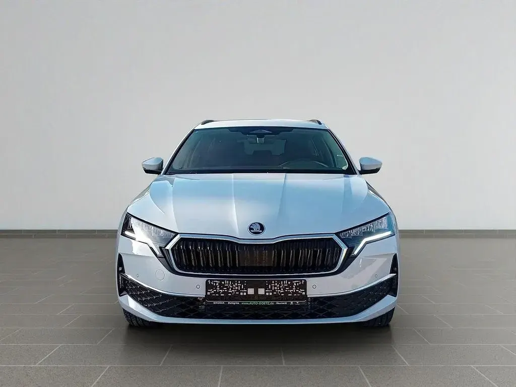 Neu Skoda Octavia Selection 150 PS (110 kW) 2025 Weiß Kombi