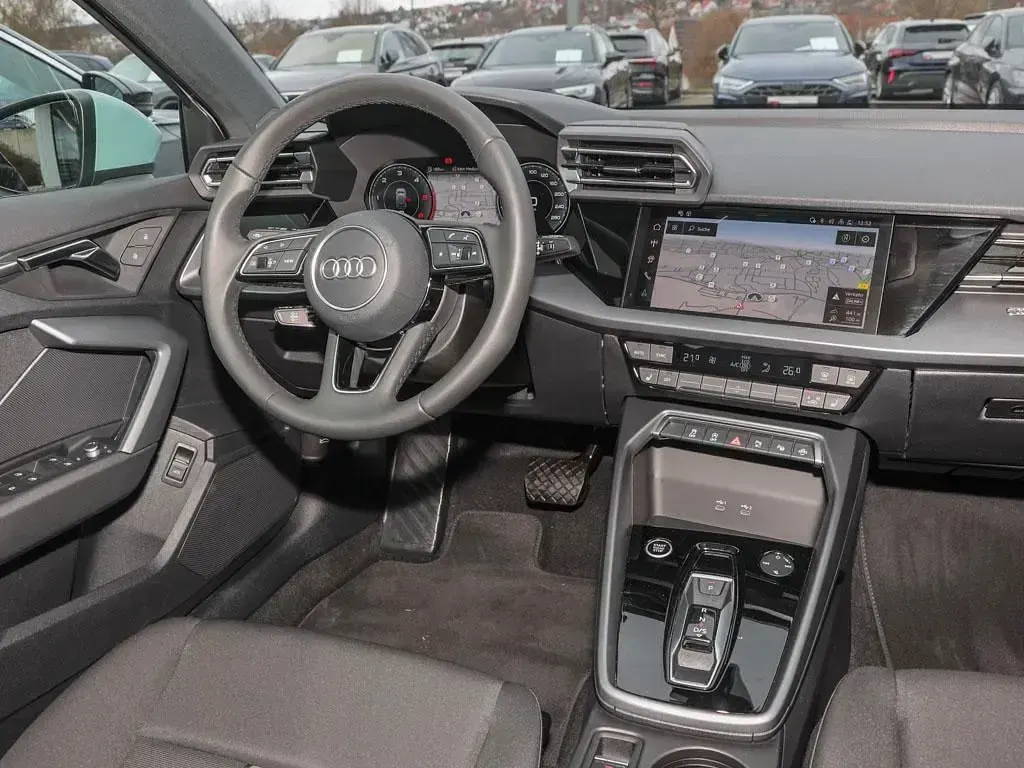 Gebraucht Audi A3 Advanced Plus 150 PS (110 kW) 2025 Pfeilgrau perleffekt Limousine