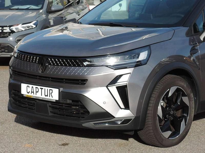 Gebraucht Renault Captur Techno 158 PS (116 kW) 2024 Stahl grau/black pearl SUV