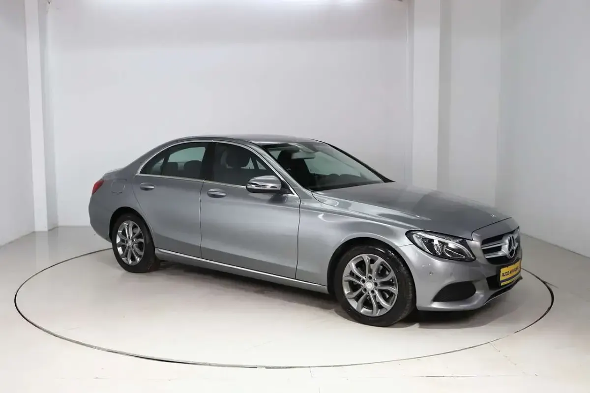 Gebraucht Mercedes C180 Avantgarde 122 PS (89 kW) 2015 Grau Limousine