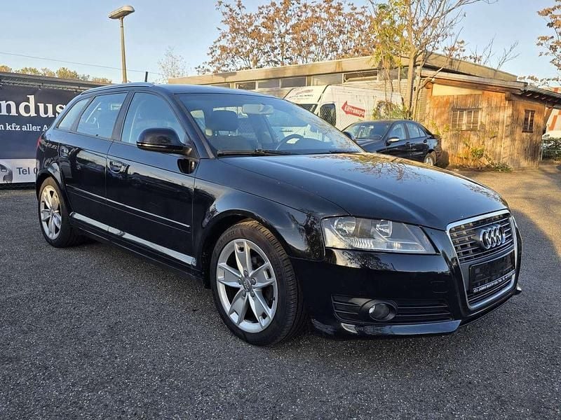 Brillantschwarz Gebraucht 2009 Audi A3 Sportback Ambition Kleinwagen | 3.490 € (Superpreis) - Bild 1/4