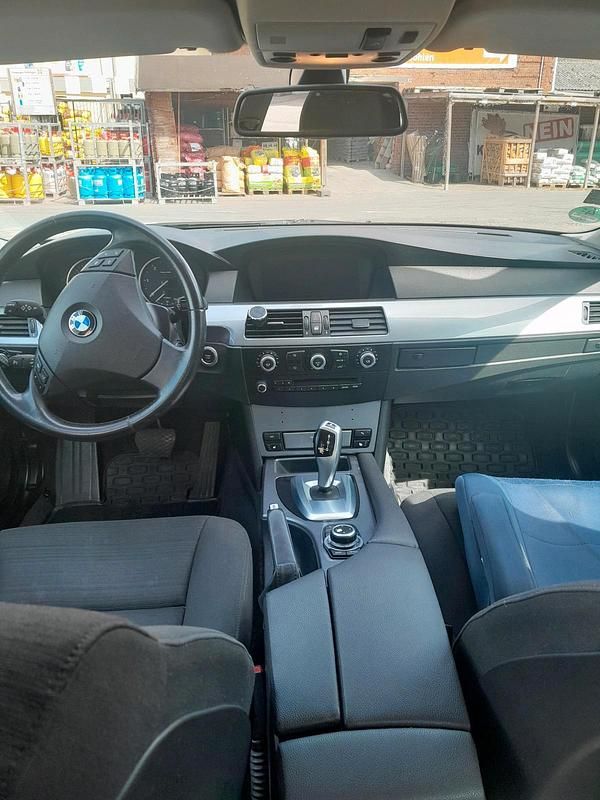 Gebraucht BMW 530 235 PS (172 kW) 2009 Schwarz Limousine