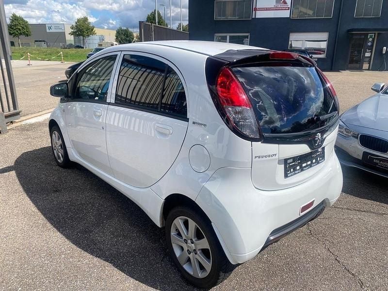 Gebraucht Peugeot iON Active 35 kW (48 PS) 2016 Weiß Kleinwagen