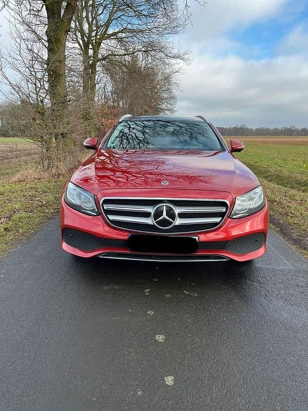 Gebraucht Mercedes E400 Avantgarde 333 PS (244 kW) 2017 Rot Kombi