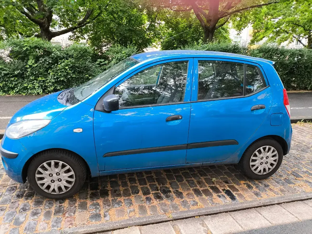 Gebraucht Hyundai i10 67 PS (49 kW) 2009 Blau Kleinwagen