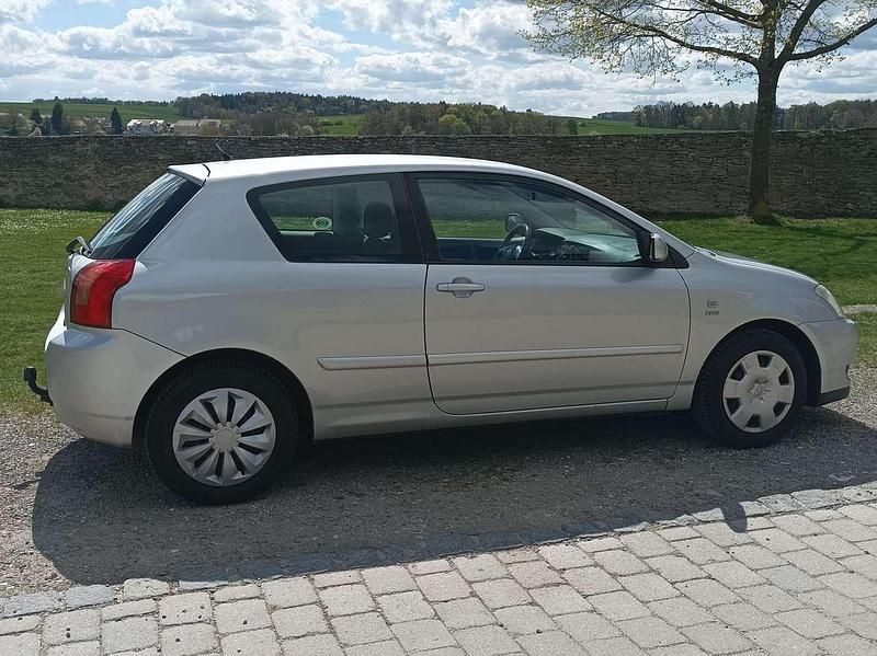 Gebraucht Toyota Corolla Sol 97 PS (71 kW) 2004 Silber Limousine