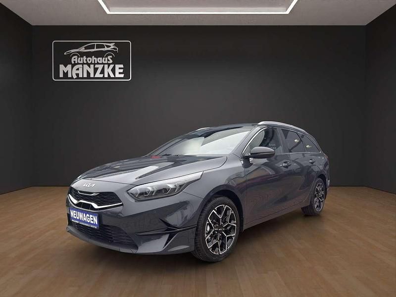 Dark penta metal Neu 2025 Kia Ceed Sportswagon 3 Kombi | 25.690 € (Fairer Preis) - Bild 1/4
