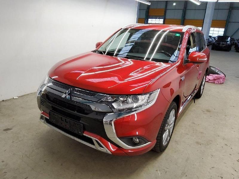 Rot Gebraucht 2020 Mitsubishi Outlander P-HEV Basis SUV | 18.990 € (Etwas zu teuer) - Bild 1/4