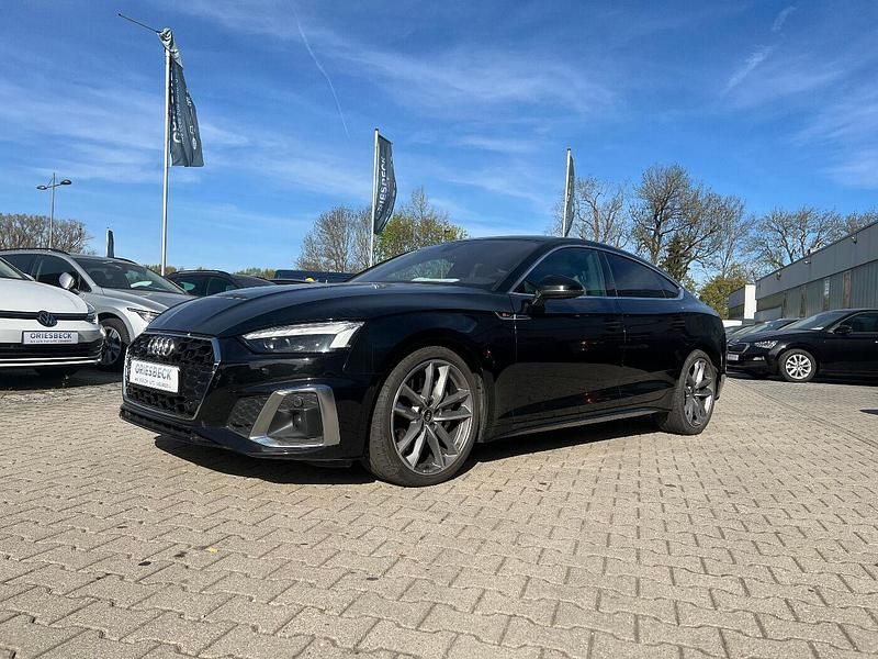 Mythosschwarz metallic Gebraucht 2023 Audi A5 Sportback Ambiente Kleinwagen | 41.990 € (Etwas zu teuer) - Bild 1/4