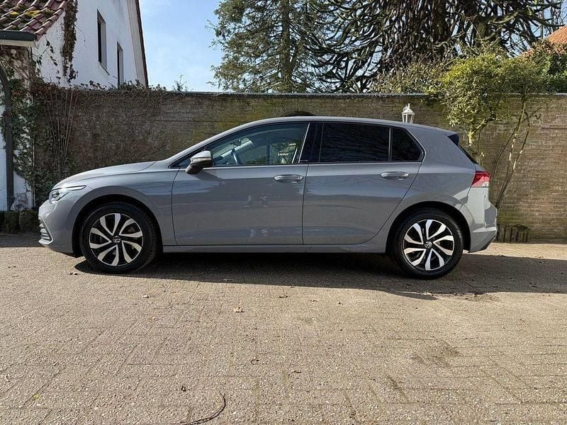 Gebraucht VW Golf VII Active 150 PS (110 kW) 2021 Grau Kleinwagen