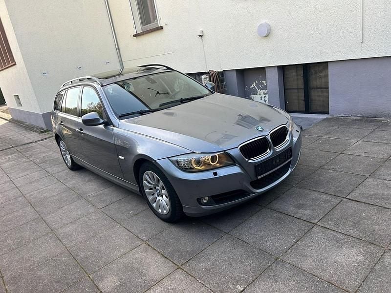 Gebraucht BMW 320 177 PS (130 kW) 2008 Grau Kombi