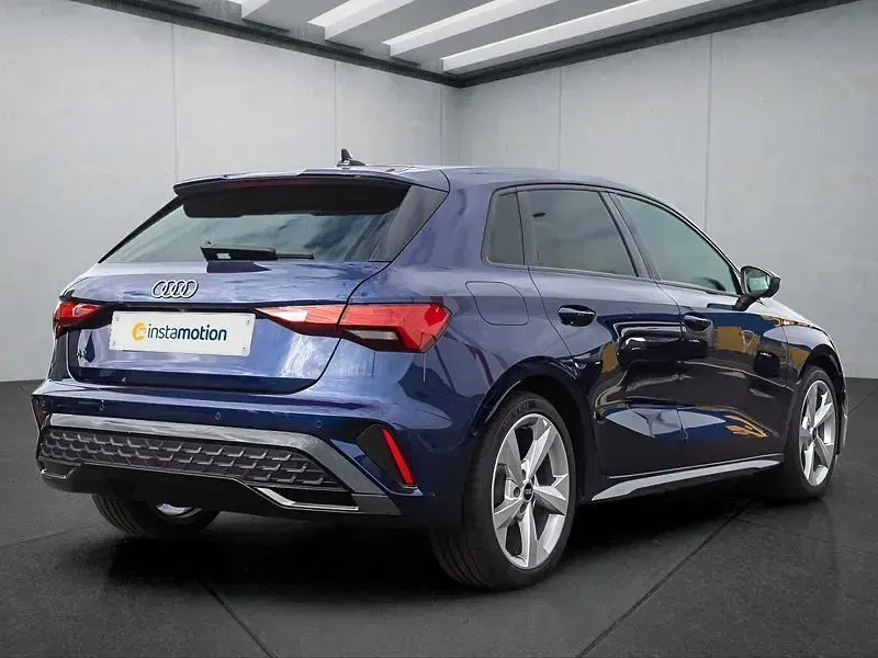 Gebraucht Audi A3 Sportback 150 PS (110 kW) 2025 Blau Kleinwagen