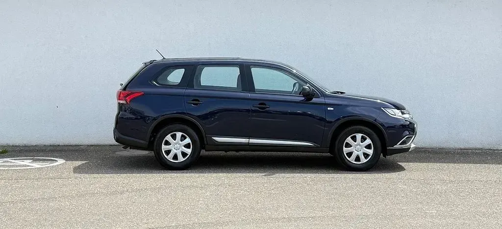 Gebraucht Mitsubishi Outlander Intense 150 PS (110 kW) 2016 Blau SUV