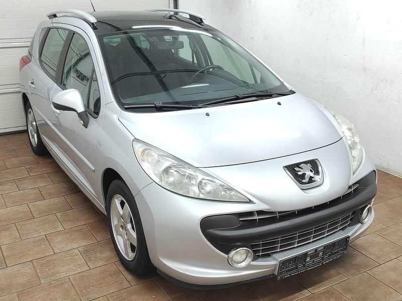 Gebraucht Peugeot 207 95 PS (69 kW) 2008 Aluminiumgrau/metallic Kombi