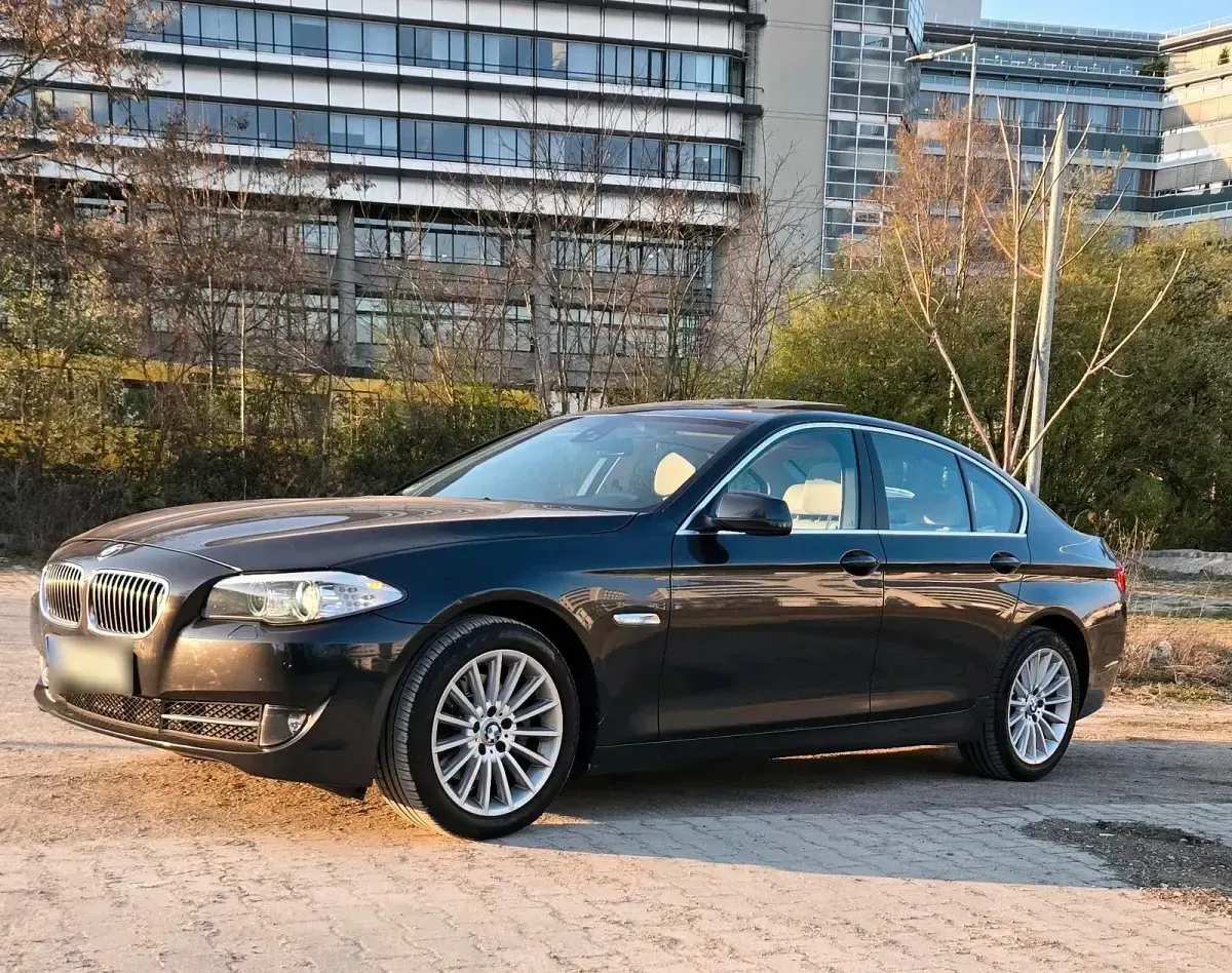 Gebraucht BMW 523 2010 Grau Limousine