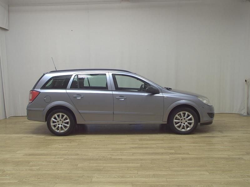 Lichtsilber metallic Gebraucht 2008 Opel Astra Edition Kombi | 1.190 € (Guter Preis) - Bild 1/4